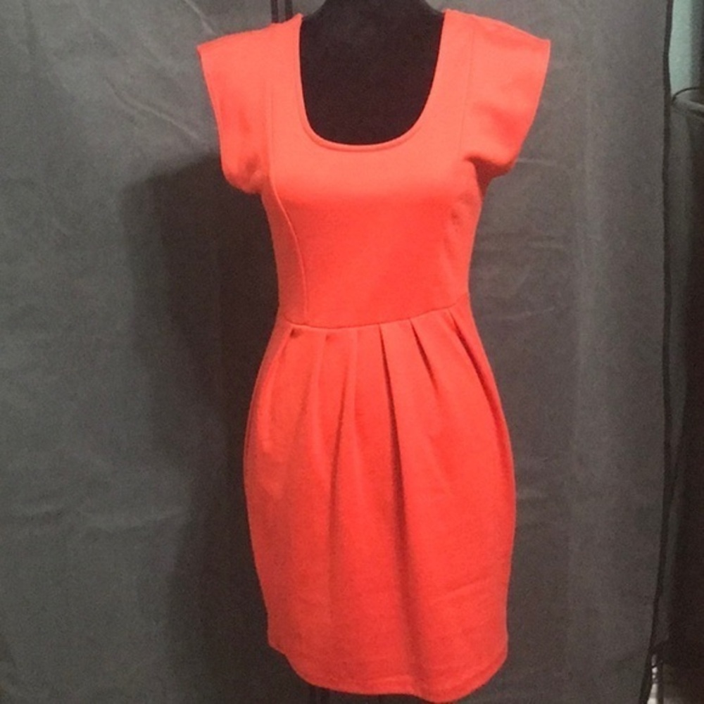🌺Cute tangerine dress Size M by the brand 21